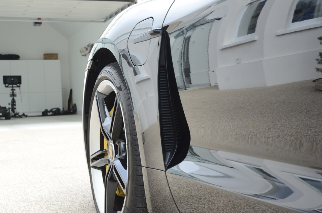 Porsche Taycan Turbo S gallery image 25