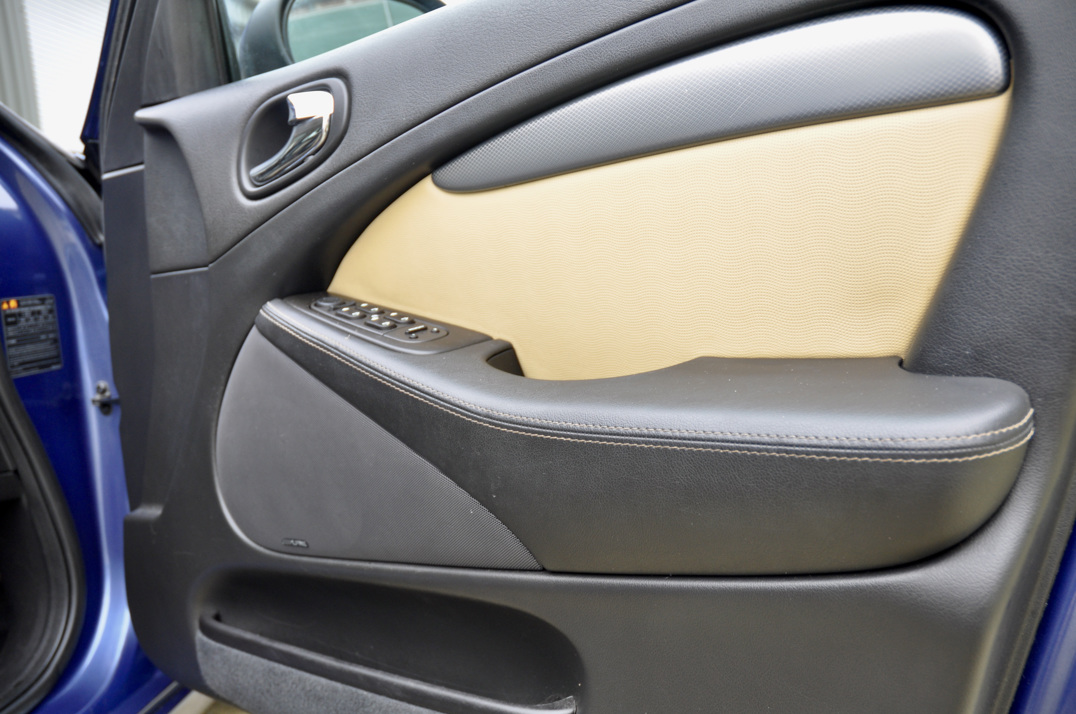 Jaguar S Type R gallery image 22