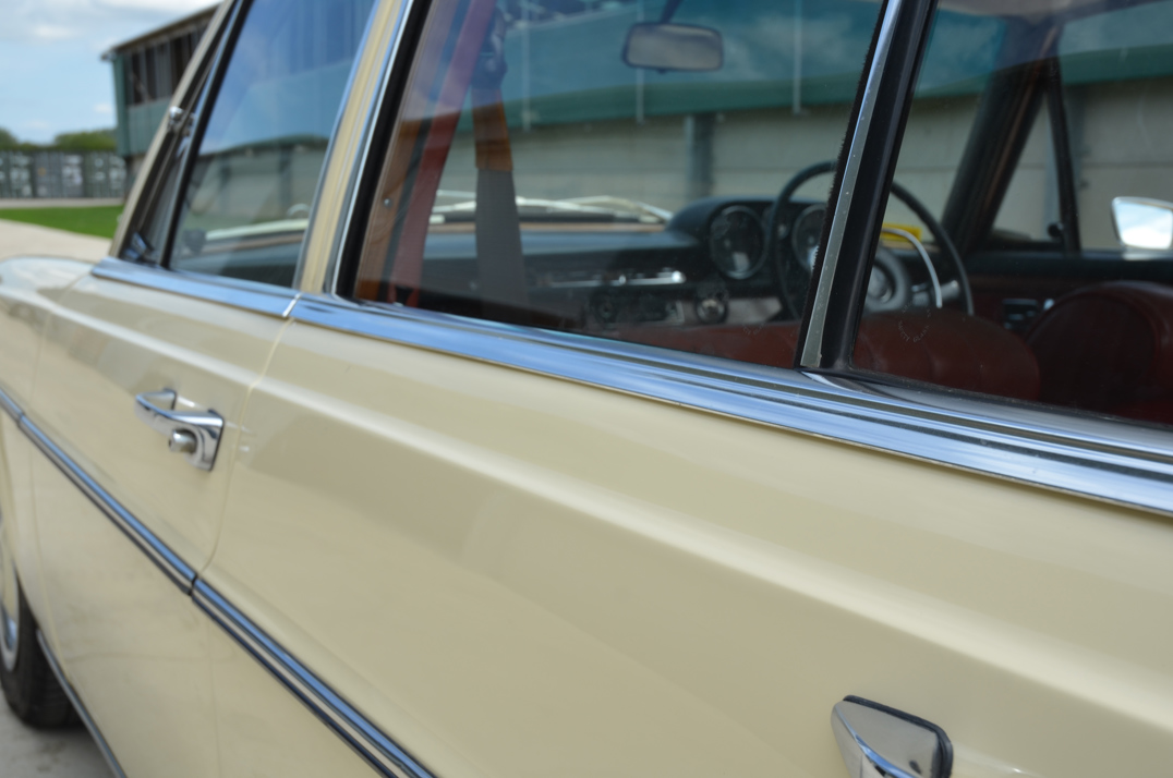 Mercedes W108 280 SE. gallery image 19