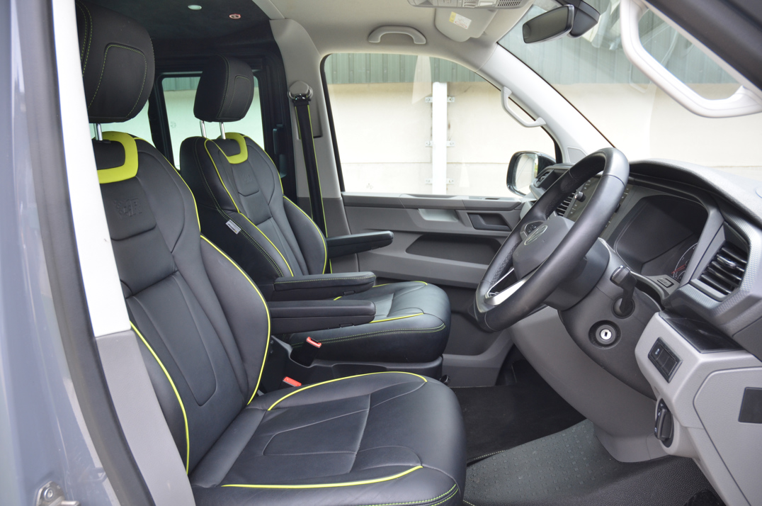 Volkswagen Kombi Sportline T6.I Auto gallery image 26