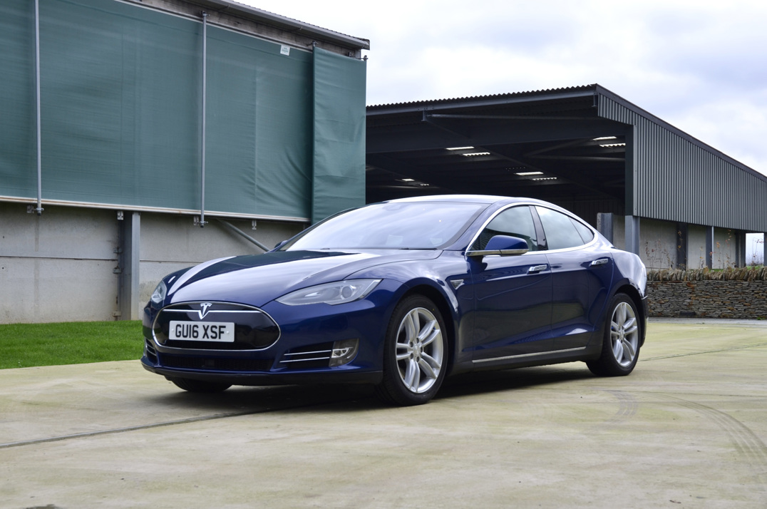 Tesla S 70. gallery image 2