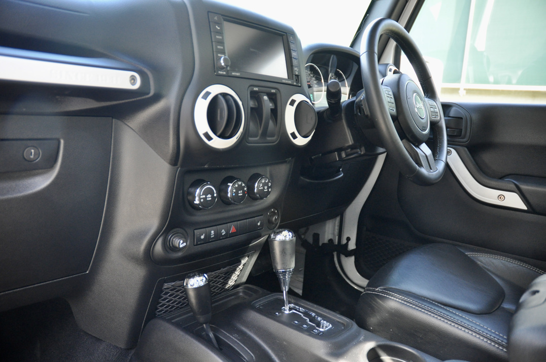 Jeep Wrangler Sahar 3.6 V6 Auto Wild Alpine edition Convertible gallery image 20