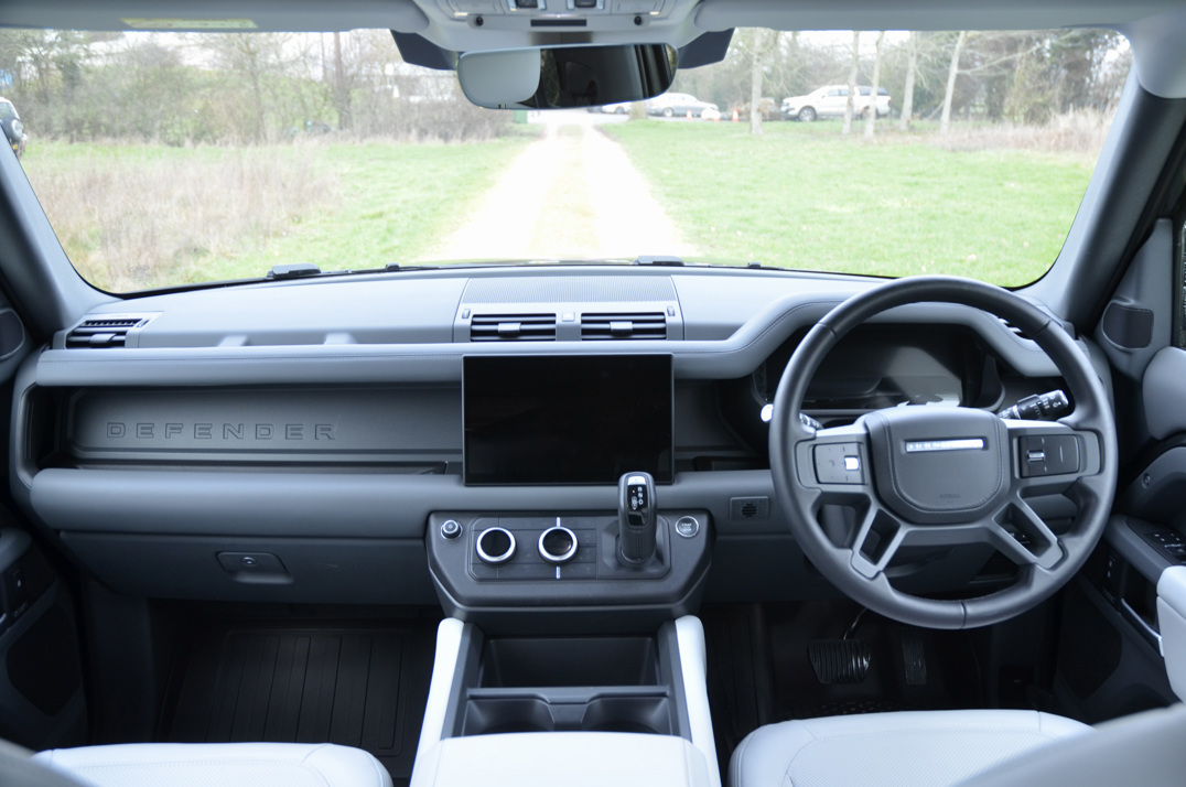 Land Rover Defender 90 X Dynamic HSE 3.0D MHEV gallery image 30