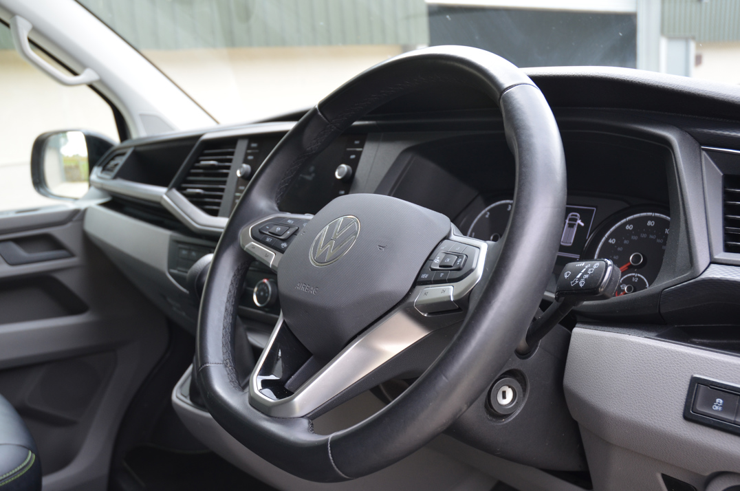 Volkswagen Kombi Sportline T6.I Auto gallery image 29