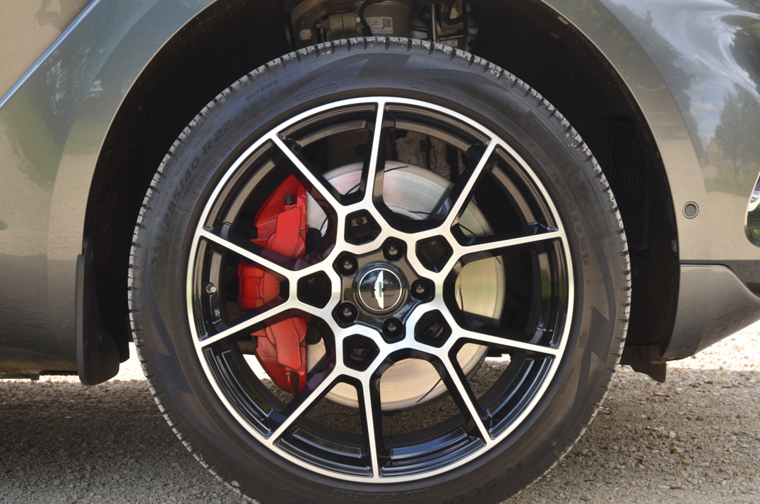 Aston Martin DBX 4.0 V8. gallery image 29