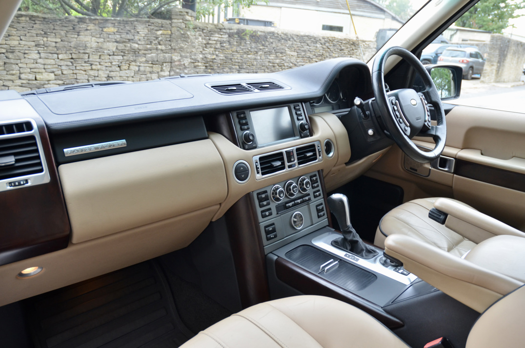 Land Rover Range Rover Vogue TDV8 gallery image 34