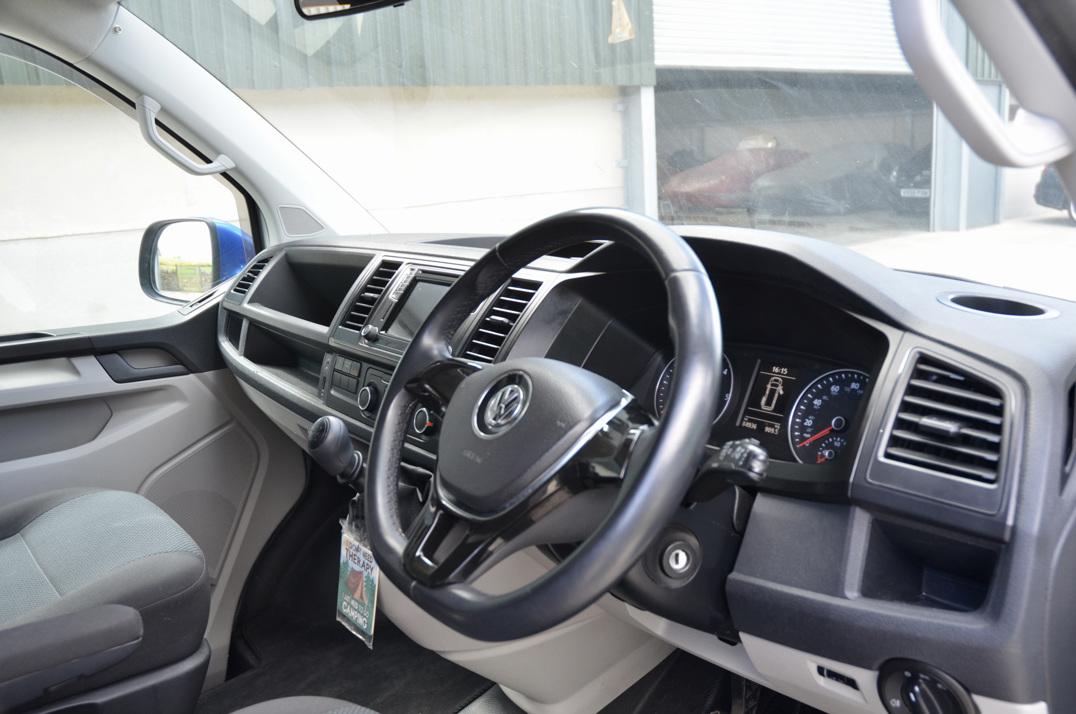Volkswagen T30 LWB Camper 2016 gallery image 22
