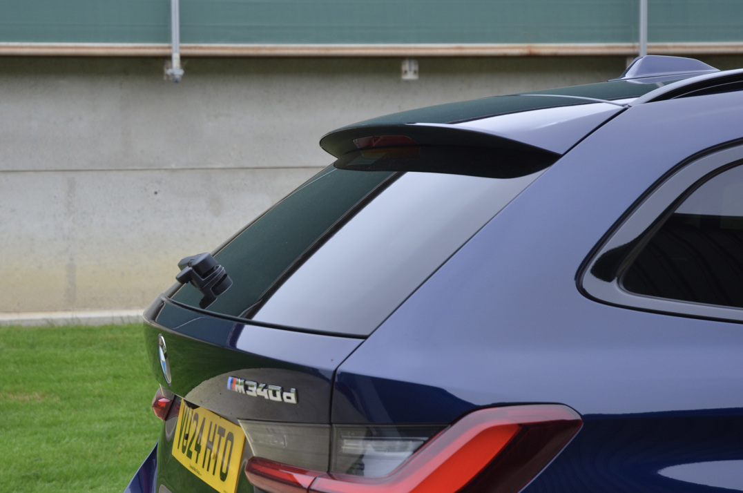 BMW - M340D MHEV X Drive Touring. gallery image 15