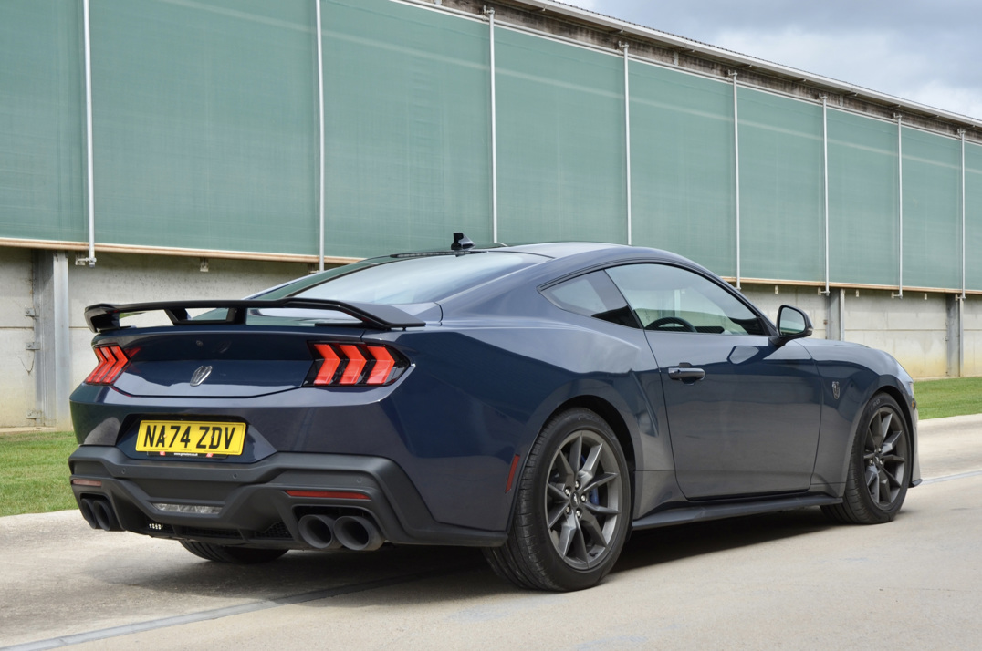 Ford Mustang 5.0 V8 Dark Horse Coupe Selshift - Euro 6. gallery image 6