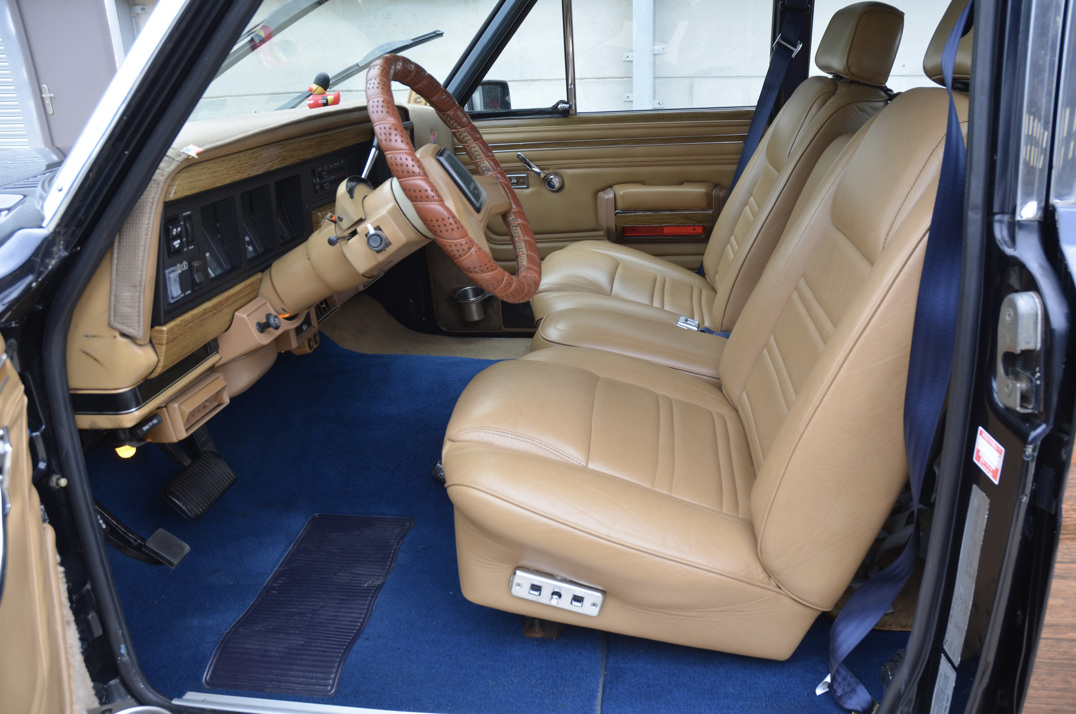 Jeep Grand Wagoneer 5.900cc V8 Auto gallery image 33