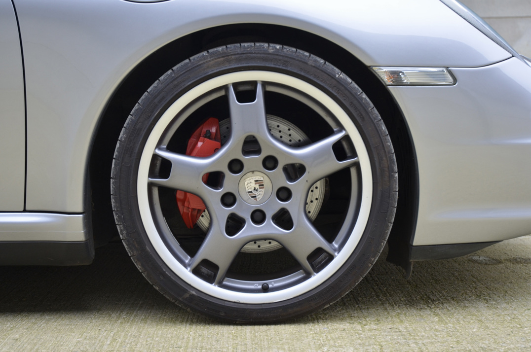 Porsche 911 Carrera 4s Manual gallery image 14