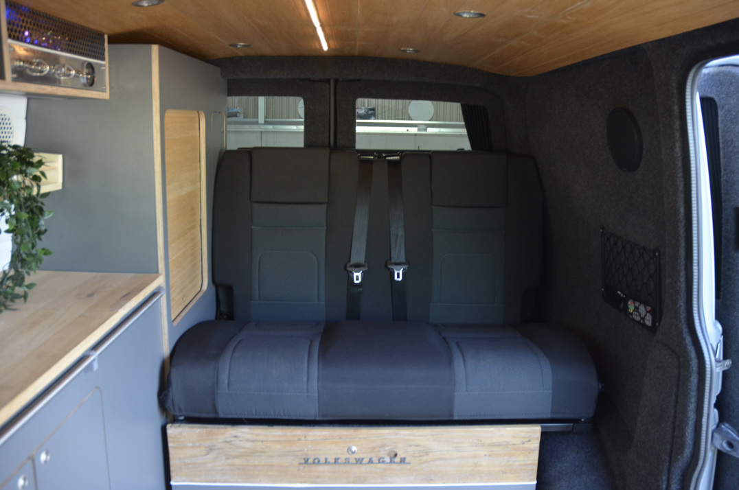 Volkswagen Transporter Camper TDI Bluemotion gallery image 31