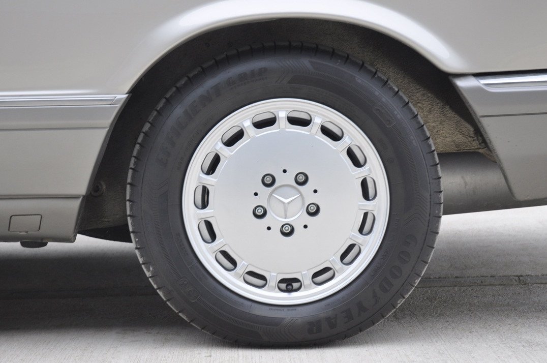 Mercedes 420 SEC Coupe Auto gallery image 24