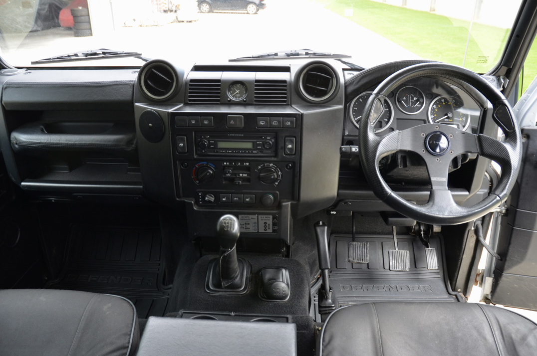 Land Rover Defender 110 XS SW / LWB. gallery image 25