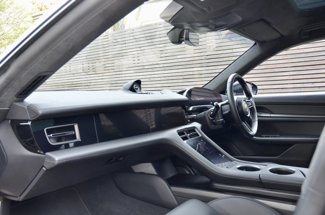 Porsche Taycan Turbo S gallery image 40