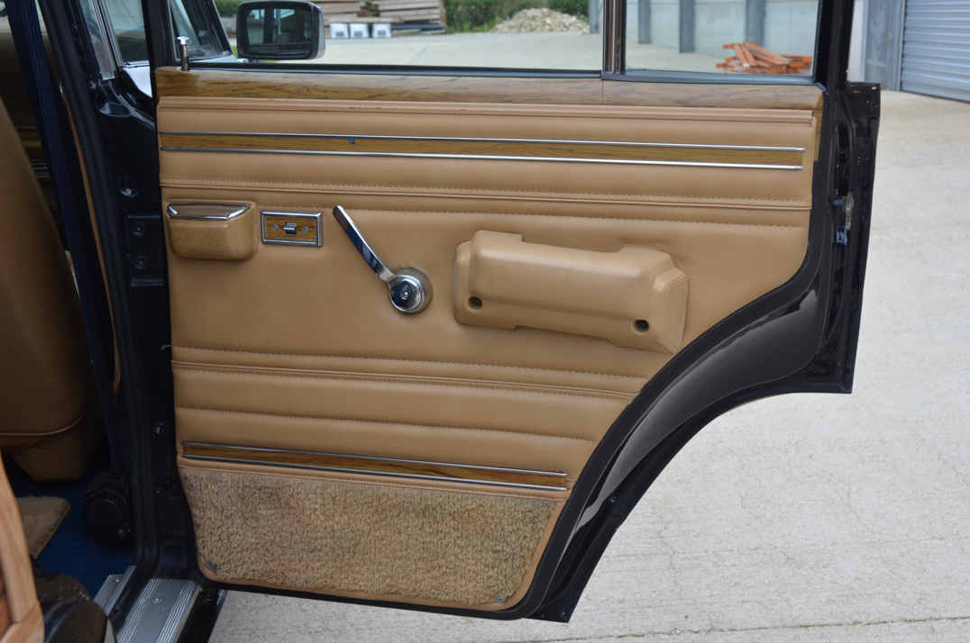Jeep Grand Wagoneer 5.900cc V8 Auto gallery image 40