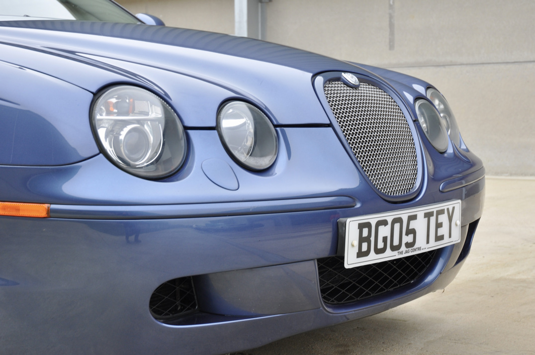 Jaguar S Type R gallery image 15