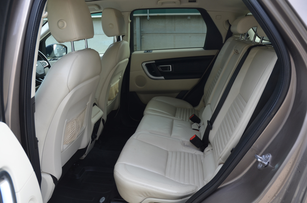 Land Rover Discovery Sport TD4 HSE Luxury. gallery image 32