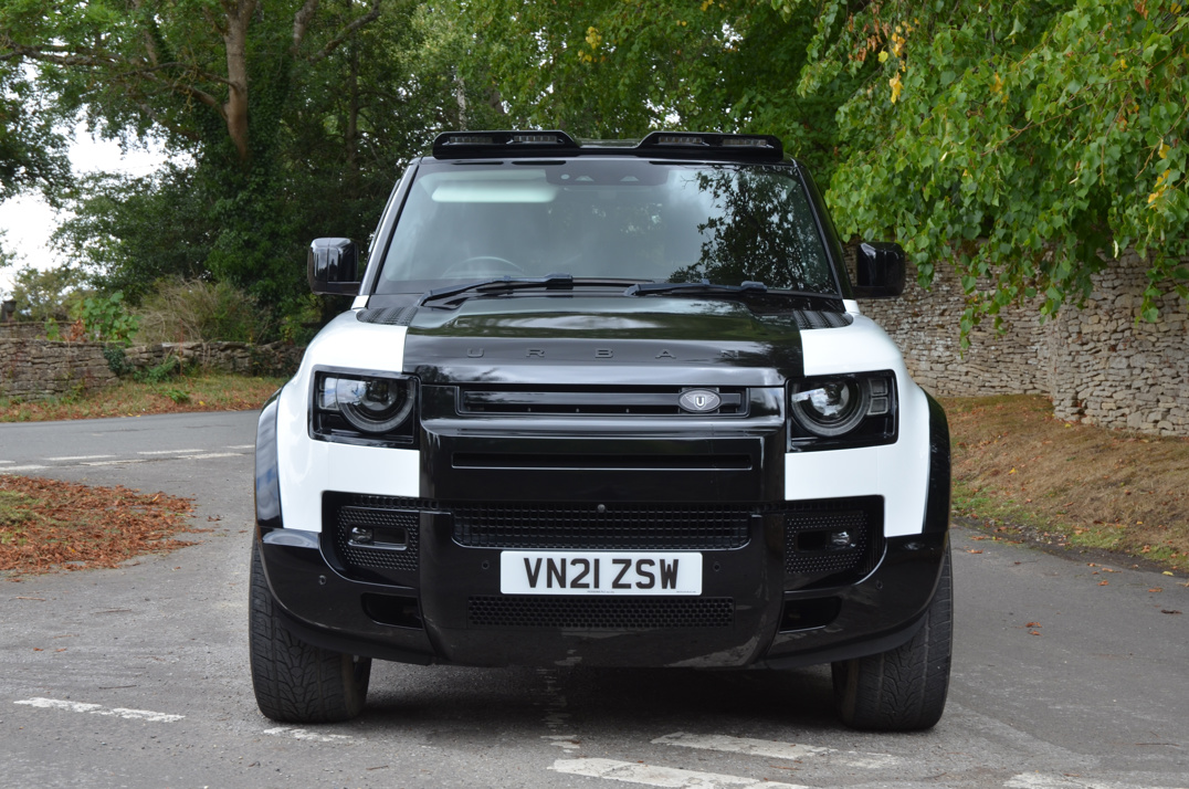 Land Rover Defender 90 3.0 250M MHEV Urban Edition gallery image 3