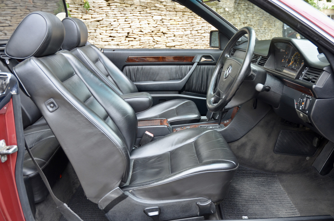 Mercedes E220 Cabriolet Sport Line gallery image 37