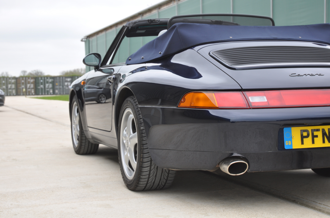 Porsche 911 993 Carrera 3.6 Convertible Manual gallery image 14