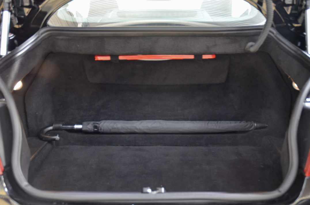 ASTON MARTIN DB-9 5.9 V12 Manual. gallery image 33