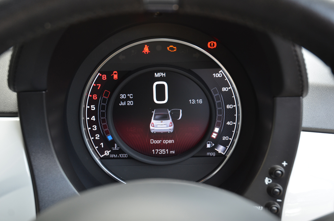 Fiat 500 595 Abarth Convertible gallery image 39