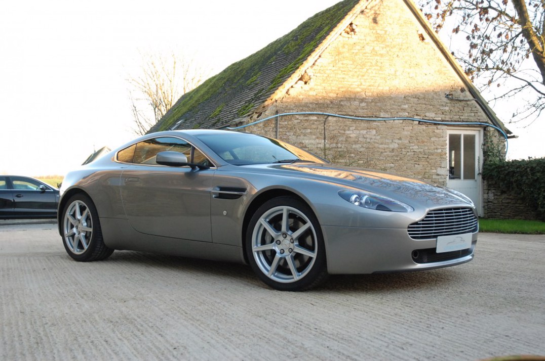 Aston Martin Vantage gallery image 1