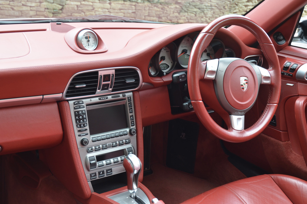 Porsche 911 Turbo Cabriolet Tip-Tronic gallery image 38