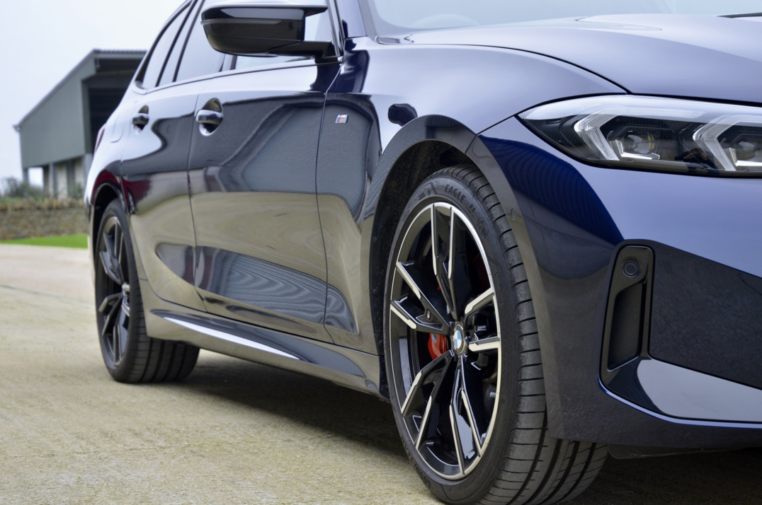 BMW - M340D MHEV X Drive Touring. gallery image 13