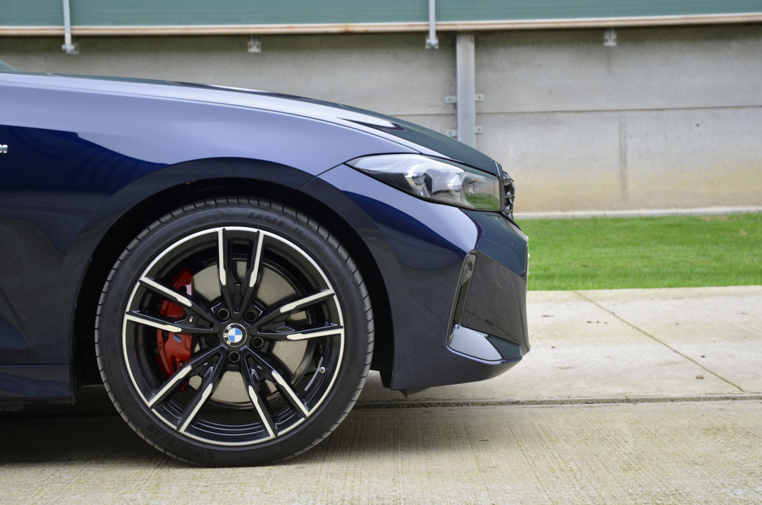 BMW - M340D MHEV X Drive Touring. gallery image 17
