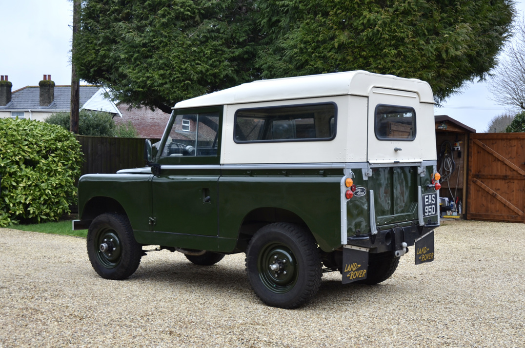 Land Rover Series II gallery image 7