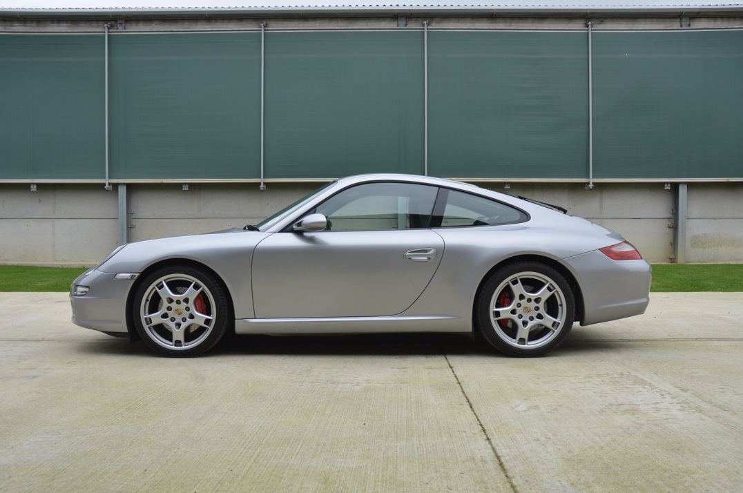 Porsche 911 Carrera S Manual gallery image 9