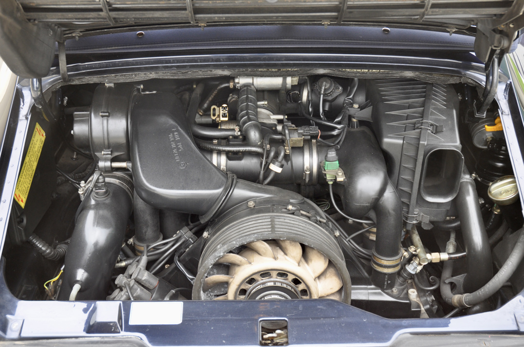 Porsche 911 993 Carrera 3.6 Convertible Manual gallery image 33