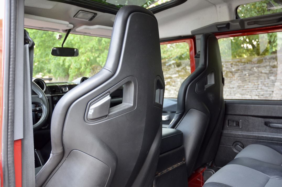 Land Rover Defender 110 2.2 TDCI Automatic 9 - Seater gallery image 35