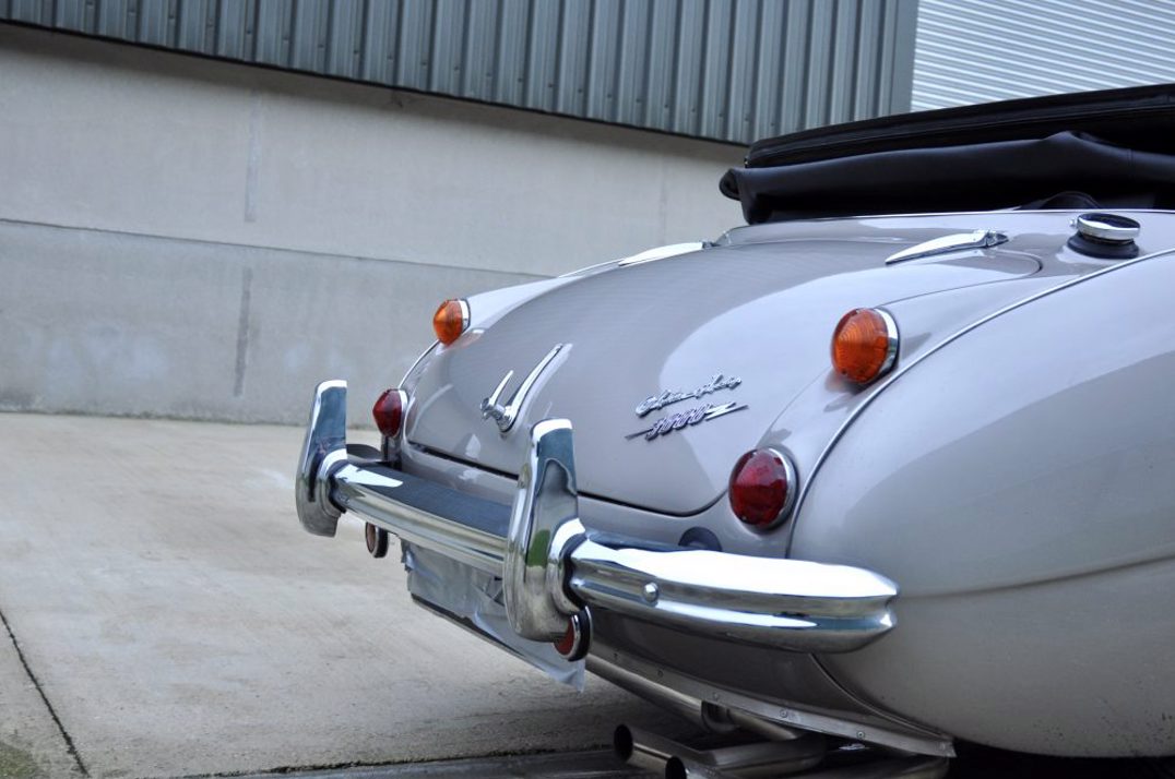 Austin Healey 3000 MIII BJ8 Convertible gallery image 16