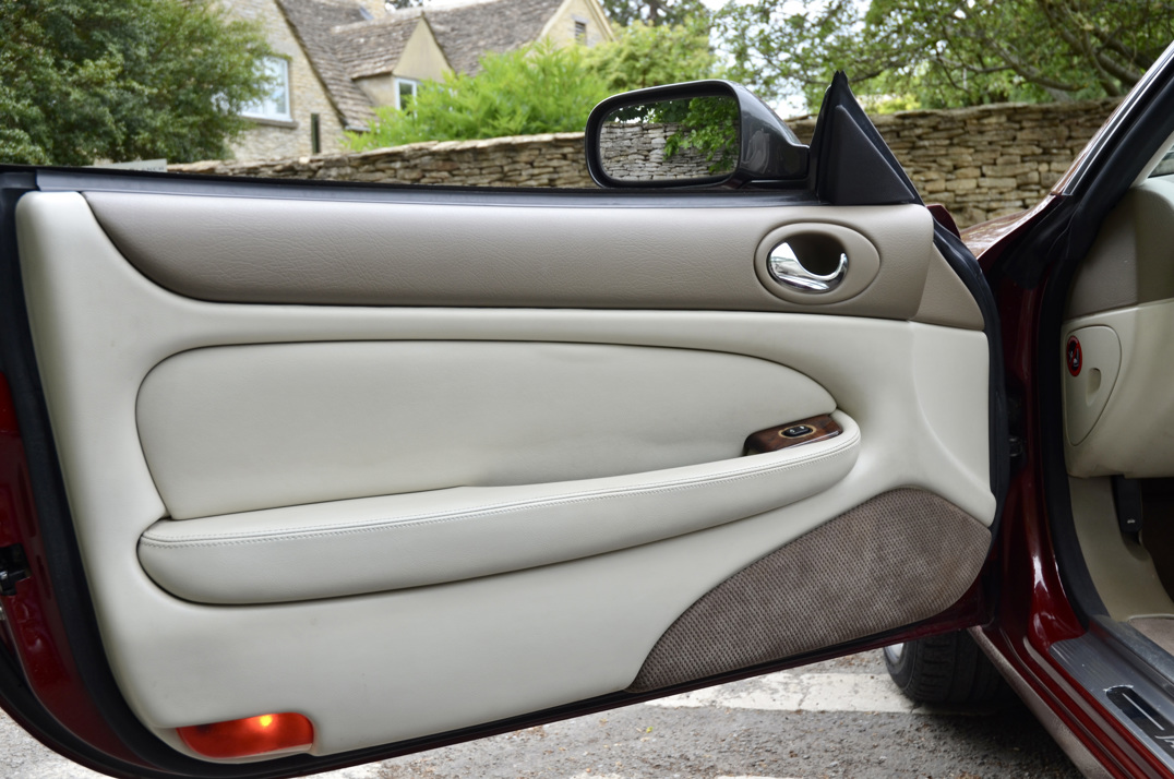 Jaguar XK8 Cabriolet. Just 30,000 Miles. Superb gallery image 42