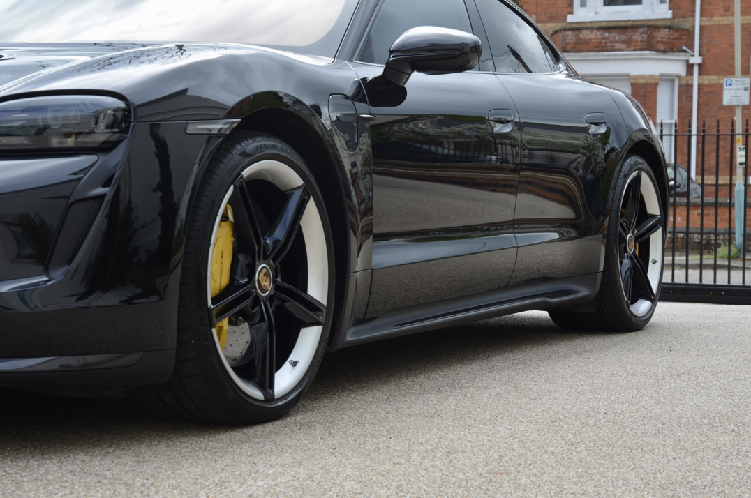 Porsche Taycan Turbo S gallery image 18