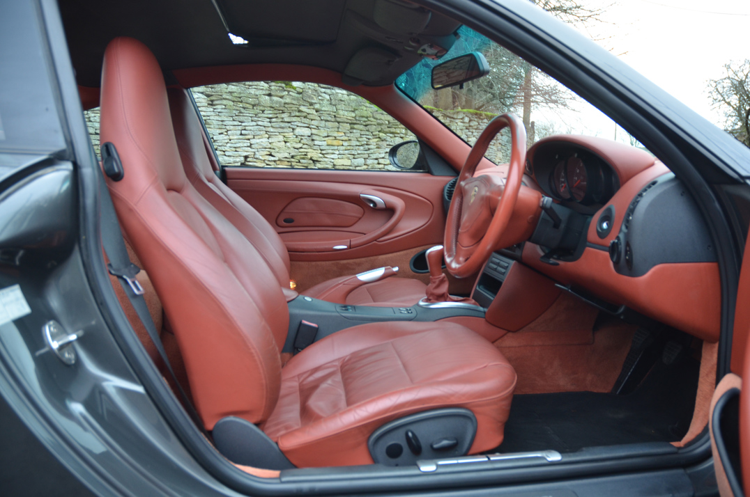 Porsche 911 Carrera with factory Aero kit. gallery image 31