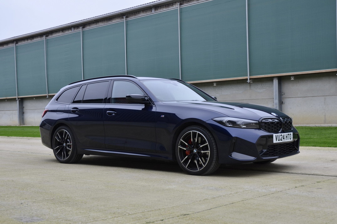 BMW - M340D MHEV X Drive Touring. gallery image 2