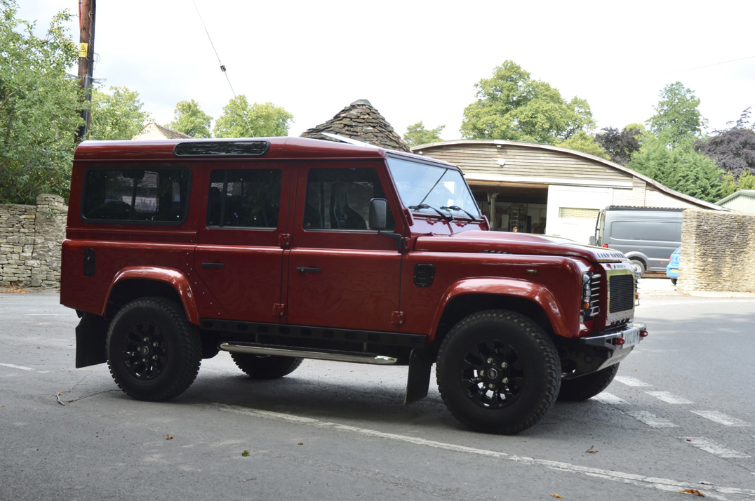 Land Rover Defender 110 2.2 TDCI Automatic 9 - Seater gallery image 5