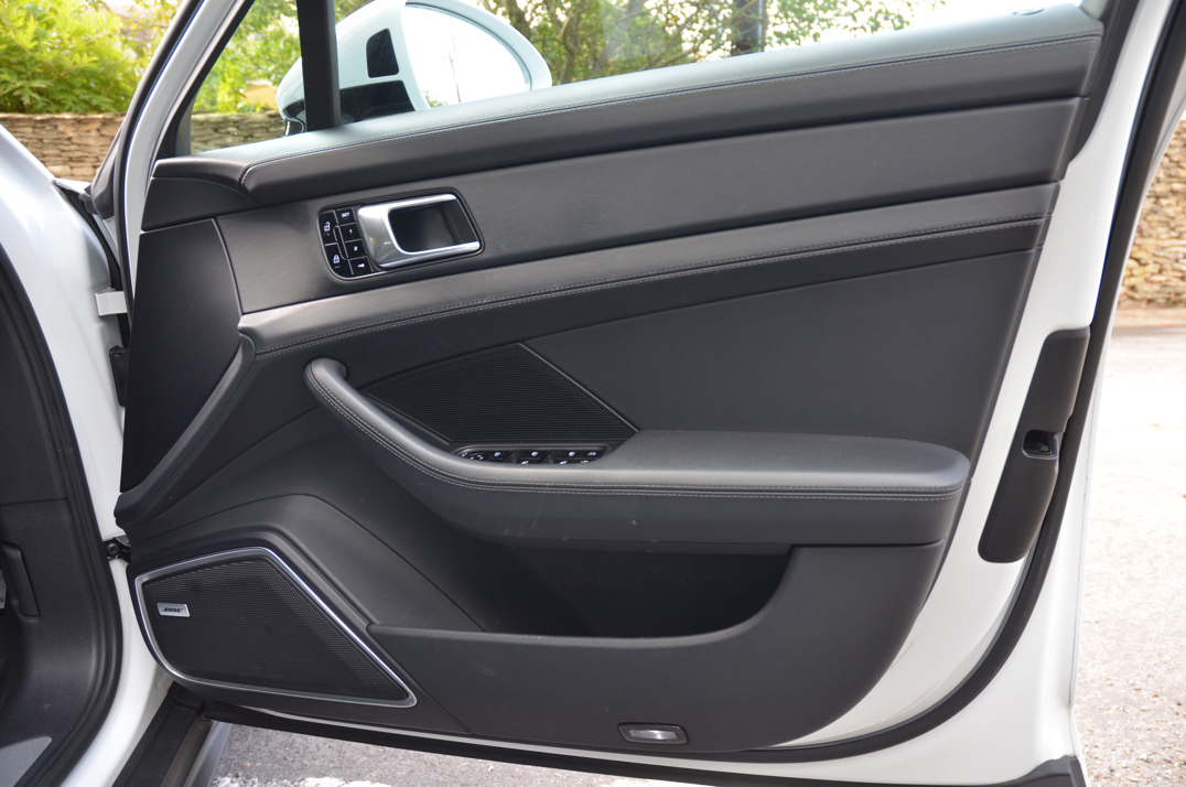 Porsche Panamera 2.9 V6 E-Hybrid 17.9KW Gen 2.2 gallery image 30