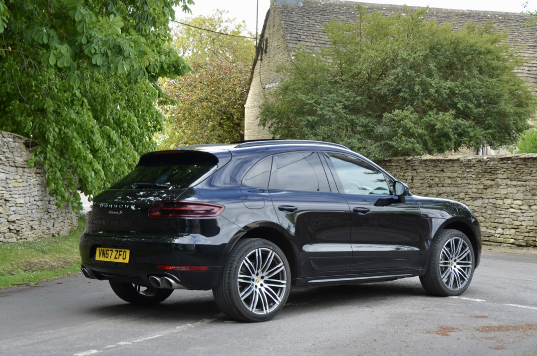 Porsche Macan 3.0 S PDK. 17K In optional extras FP+PSSH gallery image 5