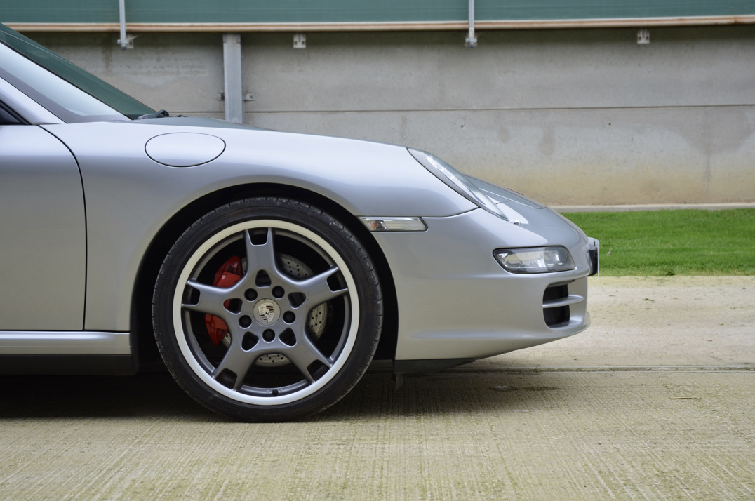 Porsche 911 Carrera 4s Manual gallery image 15