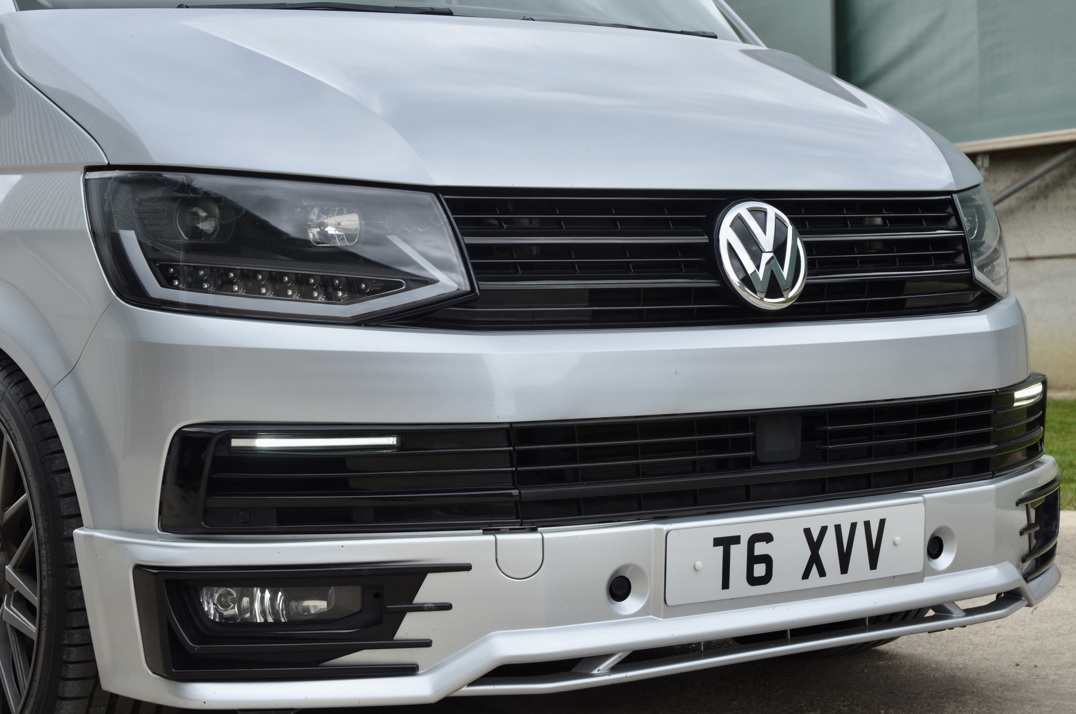 Volkswagen T-6 Transporter 2.0Ltr Caravelle SE TSI BMT Sport Line. gallery image 17