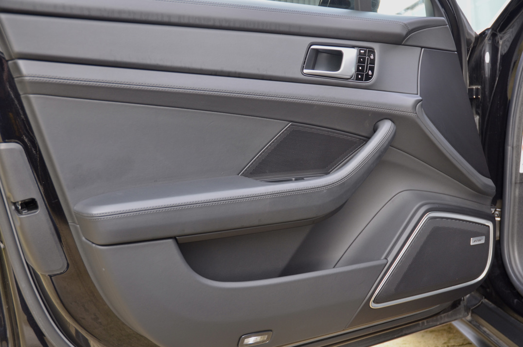 Porsche Panamera 4 V6 Sport Turismo 5dr Petrol Plug-in Hybrid PDK 4WD. gallery image 39