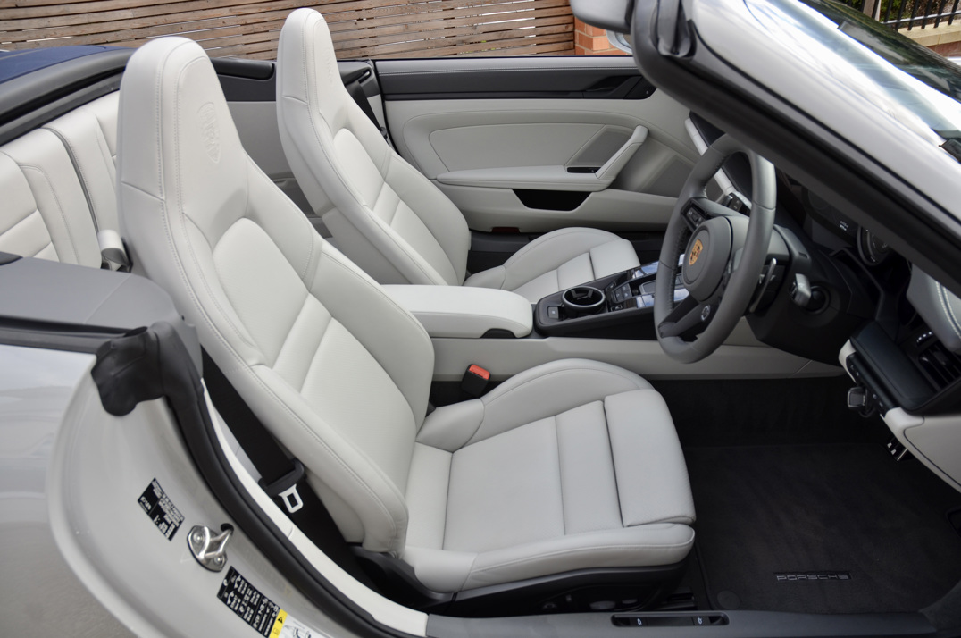 Porsche 911 Carrera 4 GTS Cabriolet gallery image 31
