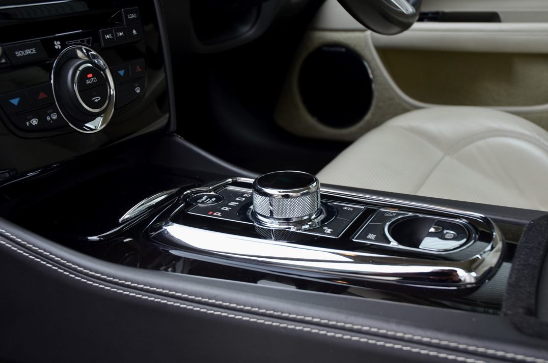 Jaguar XK 5.0 Portfolio Auto gallery image 38