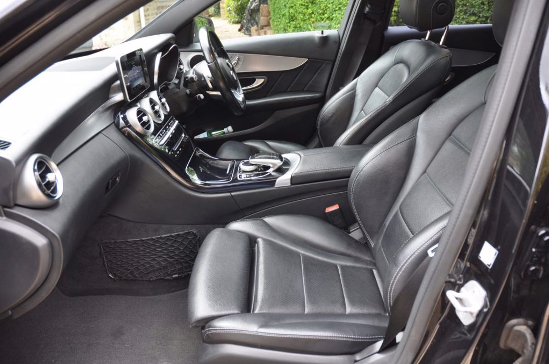 Mercedes C 220 AMG Line Premium Bluetech Estate gallery image 17