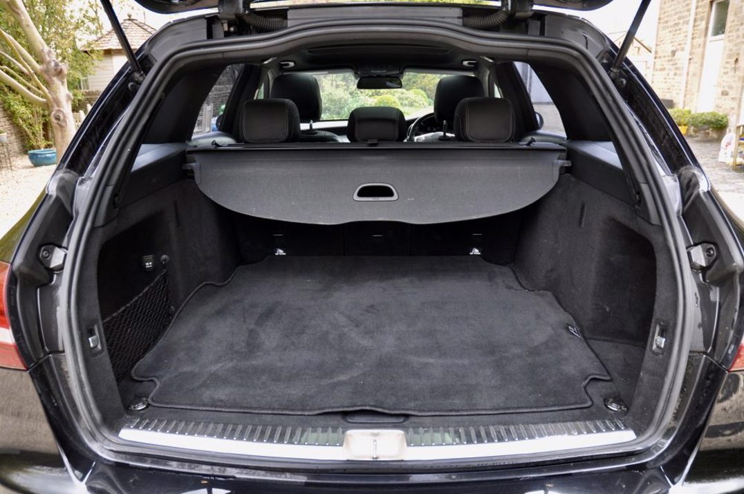 Mercedes C 220 AMG Line Premium Bluetech Estate gallery image 23